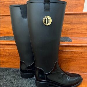 Tommy Hilfiger Black Rain Boots with Gold Logo